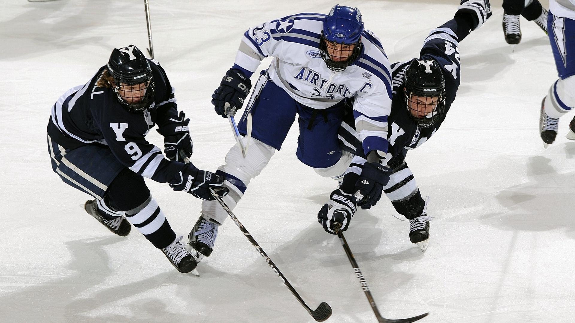 火箭连续反击得分提升场上节奏，火箭返回速度